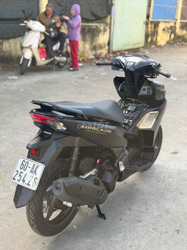 Honda Air Blade 125 4V 2025 Đen 800km. Mua bán Xe máy tại Huyện Trảng Bom Đồng Nai được đăng bởi Xe Máy Ngọc Hưng hình 12
