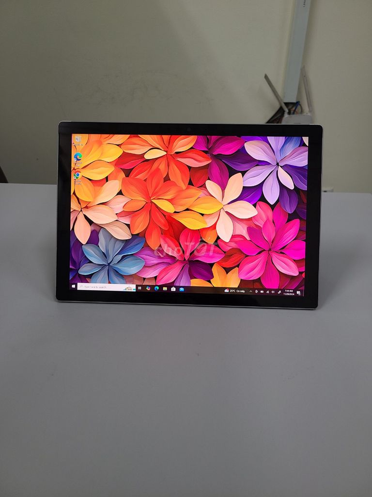 Surface Pro 5, cảm ứng 2.7K, M3-7Y30/4/128 như mới