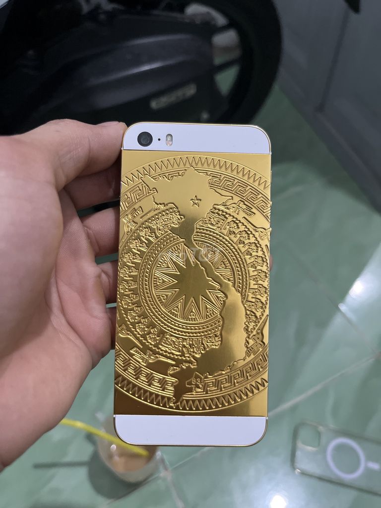 Apple iPhone 5 Vàng. Mua bán Điện thoại tại Thành phố Thuận An Bình Dương được đăng bởi Nguyen Hoang Hiep hình 1