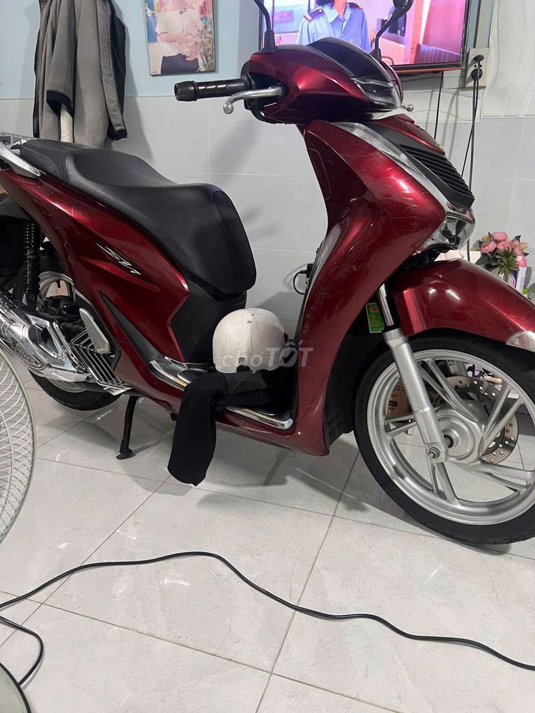 Хонда SH 125 CBS 2022 красная 72 000 км