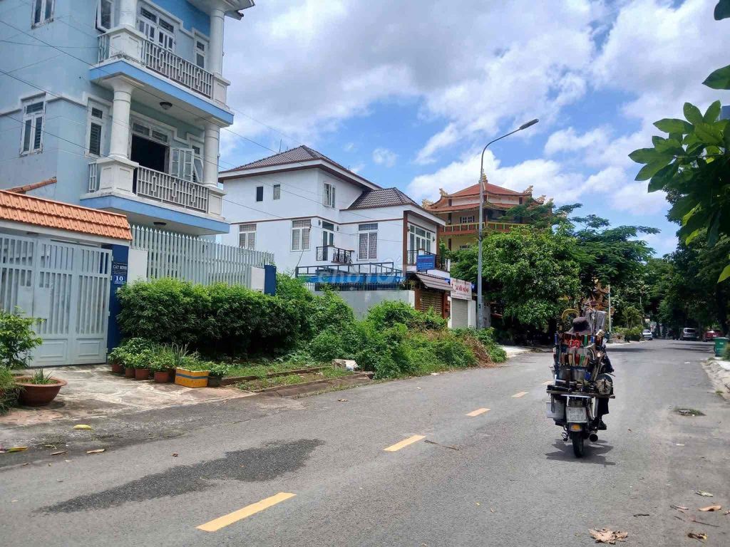 Аренда · 4 комн. · 156 м² · Thành phố Thủ Đức, ул. Bình Trưng Đông