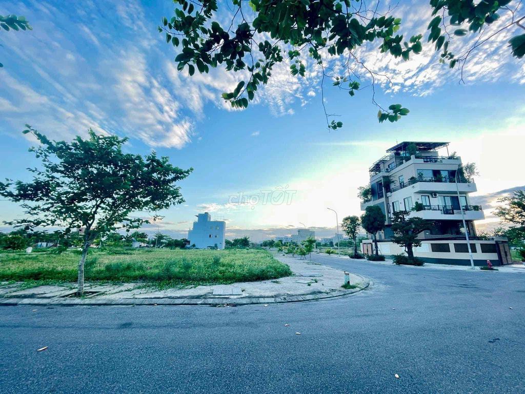 Bán Lô Đất View Kênh Tuyệt Đẹp Tại Khu Biệt Thự FPT City, Đà Nẵng