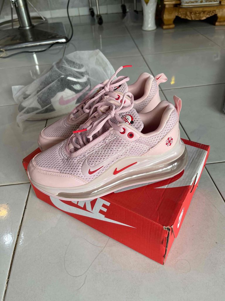Giày thể thao Nike Nữ Hồng size 35. Mua bán Giày dép tại Thành phố Dĩ An Bình Dương được đăng bởi Tú hình 1