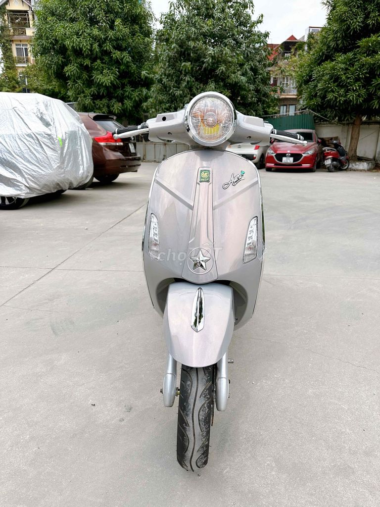 Vespa pega aura+ càng đúc ắc quy 2024