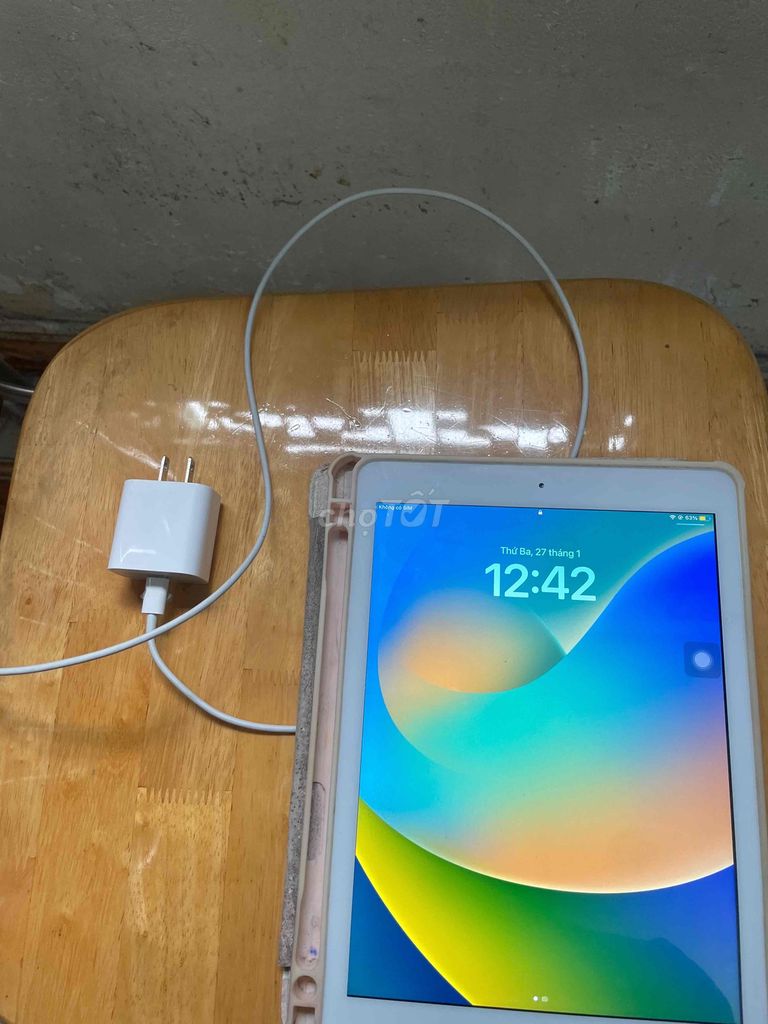 Apple iPad Gen 5 32GB Bạc. Mua bán Máy tính bảng tại Quận Hoàn Kiếm Hà Nội được đăng bởi Nguyễn Trung Hiếu hình 1