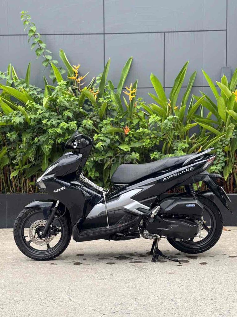 Honda Air Blade 125 2025 черный 8 000 км