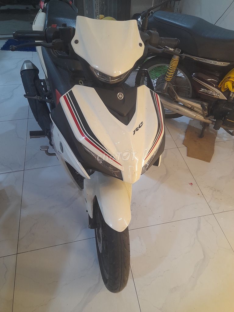 Yamaha Exciter 155 Trắng Đỏ Đen 7000km. Mua bán Xe máy tại Quận 8 Tp Hồ Chí Minh được đăng bởi Tung Thanh hình 3