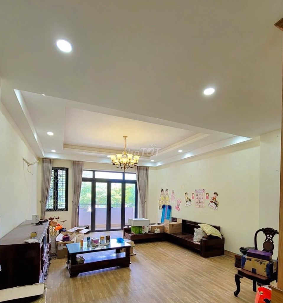 cho thuê nhà 100m2 1 trệt 3L 4pn đường 18 Linh Tây Thủ Đức 18tr