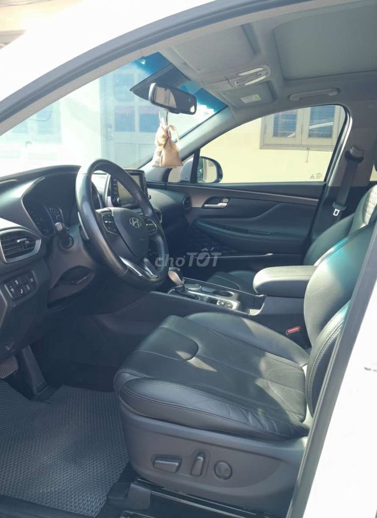 Santafe model 2019 máy xăng 2 cầu. Mua bán Ô tô tại Quận Tân Phú Tp Hồ Chí Minh được đăng bởi Đoàn Thiên Ân  hình 8