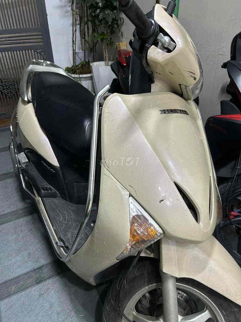 xe lead vàng cát đẹp zin nguyên ít đi  2011. Mua bán Xe máy tại Quận Thanh Xuân Hà Nội được đăng bởi doan kim ly hình 1