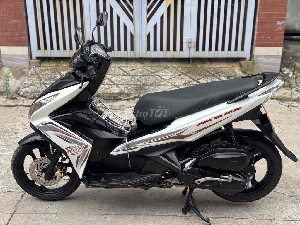 Honda Airblade 125 FI 2014, черный, белый, очень красивый и тихий