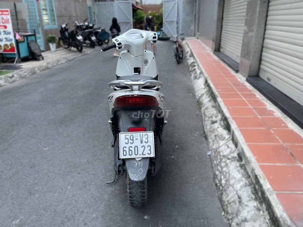 Xe máy điện VinFast Feliz S 2022 Trắng. Mua bán Xe điện tại Quận Tân Bình Tp Hồ Chí Minh được đăng bởi EVBATTERY hình 7