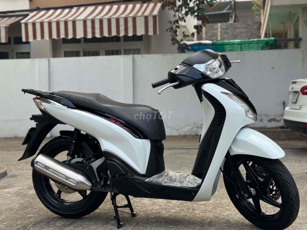 Honda SH125 Ý Trắng số máy 1059 xe đẹp nguyên rin