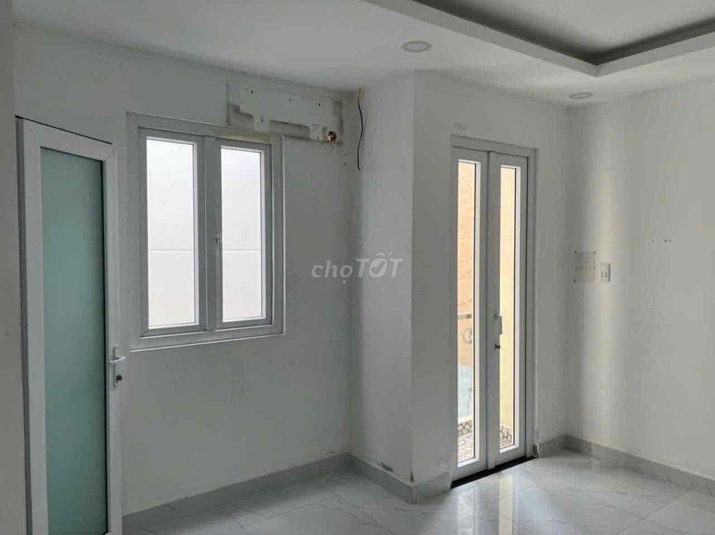 bán nhà Lê Đức Thọ cách mặt tiền vài căn 24m2, 2 tầng đúc chỉ 1ty7