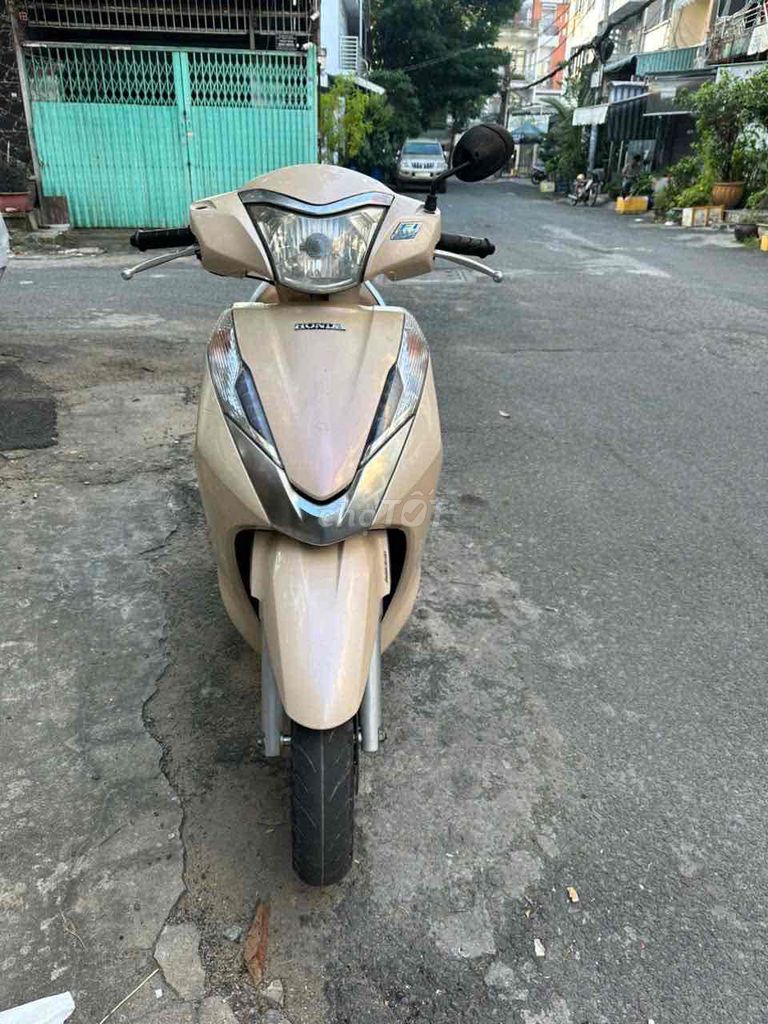 Honda Lead 125 Fi màu vàng kem đời 2017  bst 99. Mua bán Xe máy tại Quận 11 Tp Hồ Chí Minh được đăng bởi nguyenxuanthinh quận tân phú  hình 4