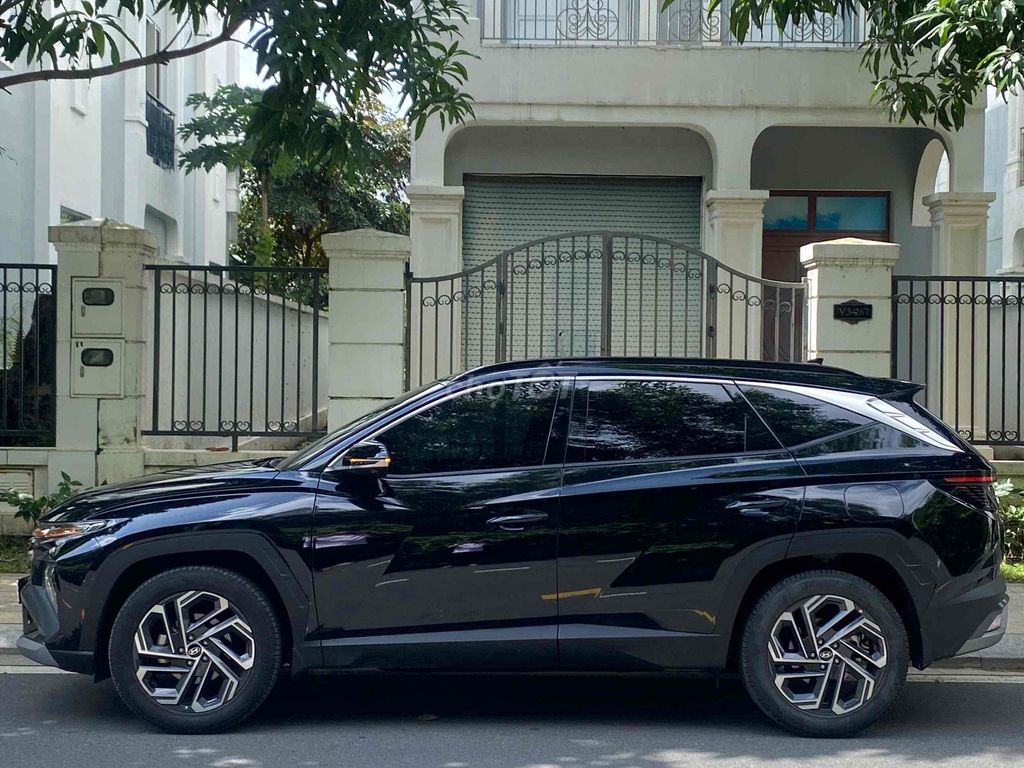 Hyundai Tucson 2025 1.6 Turbo - 9700 km. Mua bán Ô tô tại Quận Phú Nhuận Tp Hồ Chí Minh được đăng bởi Tuấn Kiệt Trần hình 4