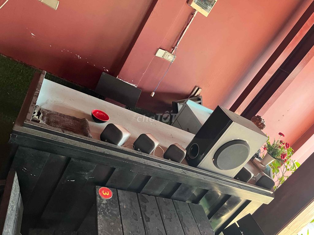 Quầy bar gỗ hiện đại Đen trắng. Mua bán Tủ, kệ gia đình tại Huyện Long Thành Đồng Nai được đăng bởi Lâm hình 1