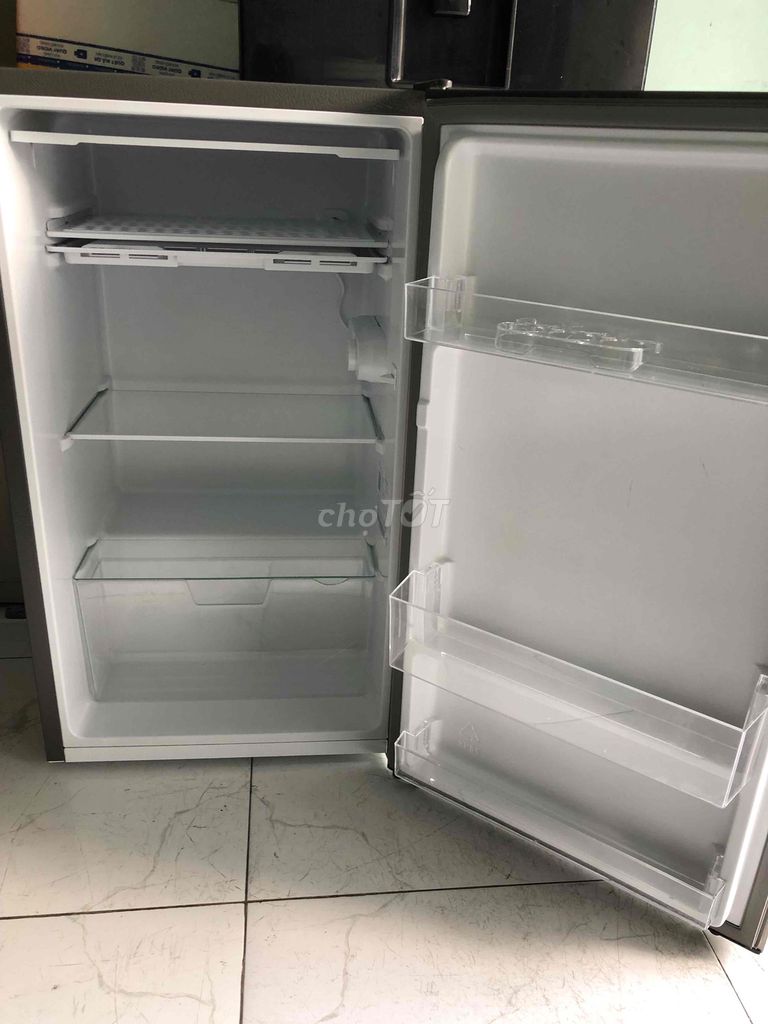 Tủ lạnh Electrolux 94 lít mới mua hơn 1năm còn mới. Mua bán Tủ lạnh tại Quận 11 Tp Hồ Chí Minh được đăng bởi Quốc Đạt hình 1