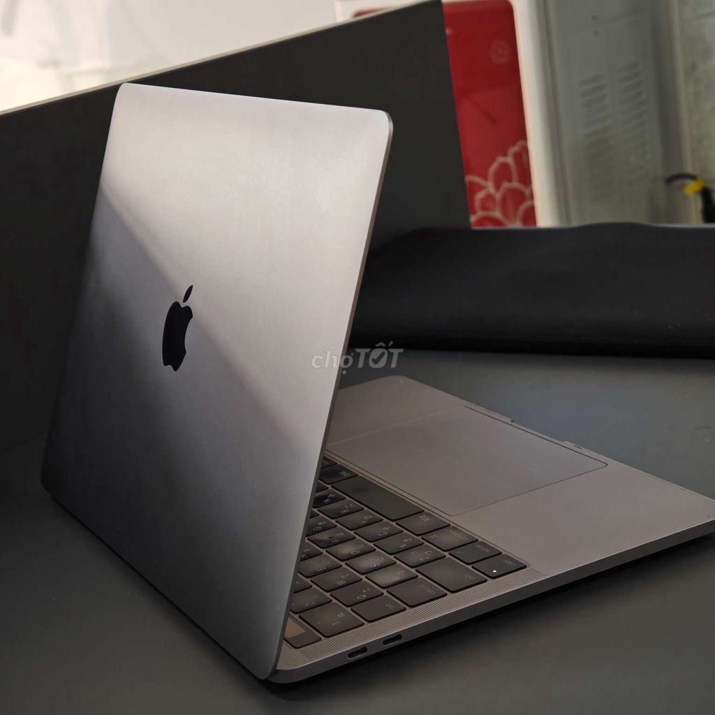 Macbook Pro 2016 8GB/256GB - bản Touch Bar. Mua bán Laptop tại Thành phố Huế Thừa Thiên Huế được đăng bởi Nguyễn Phước Tài  hình 1
