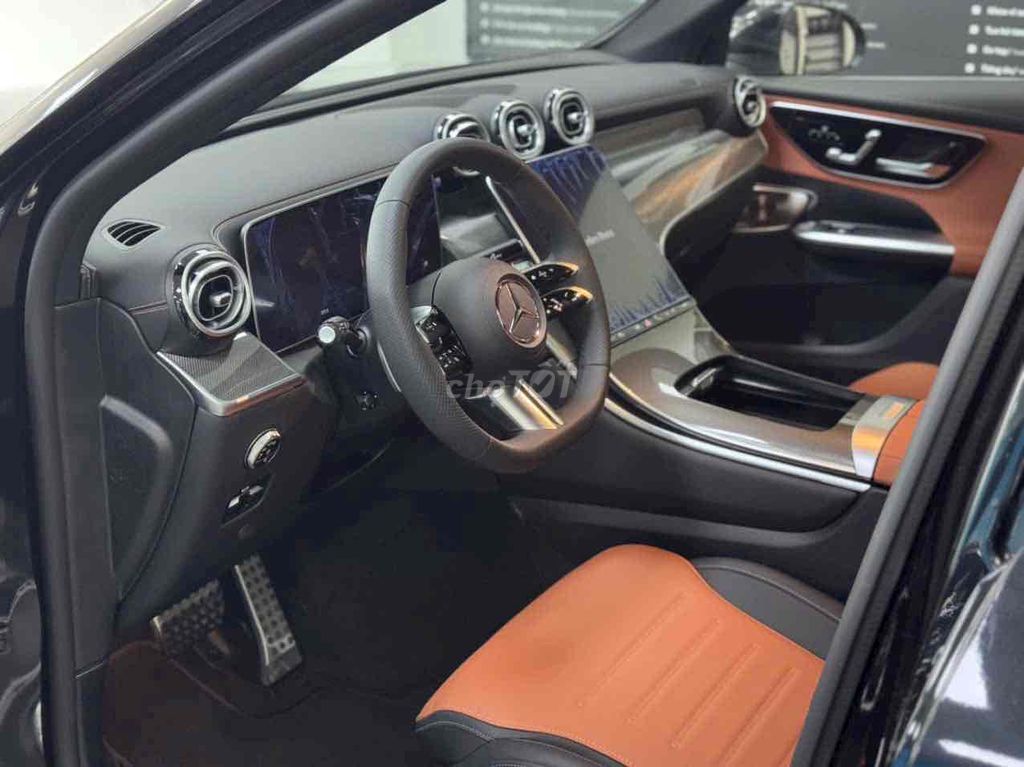 Mercedes -Benz GLC 300 4matic siêu lươt. Mua bán Ô tô tại Quận Bình Thạnh Tp Hồ Chí Minh được đăng bởi Hùng Mercedes Haxaco Hàng Xanh hình 8