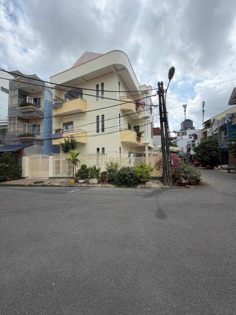 Biệt thự 600m2 kdc số 9 đường 30/4