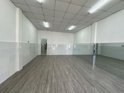 Nhà Ngang 5M ~ 80M2 - 5,9 Tỷ - Sát Nguyễn Sơn, Tân Phú - 3PN, 2WC