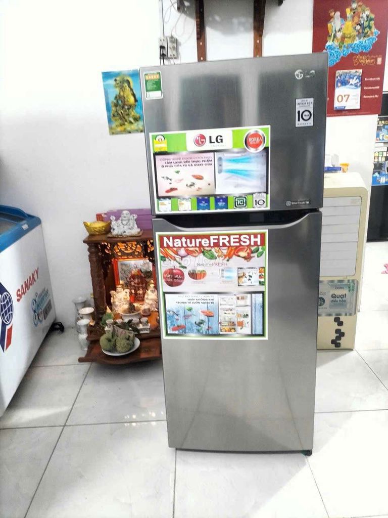 Tủ lạnh LG Inverter Bạc 200Lít tiết kiệm điện . Mua bán Tủ lạnh tại Quận 12 Tp Hồ Chí Minh được đăng bởi Phương Anh  hình 1