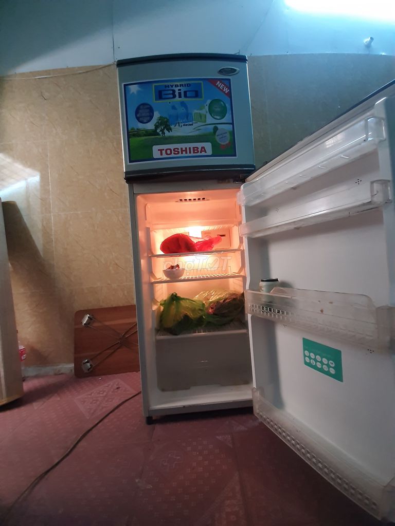 0334025680 - Gia đình mình cần bán tủ lạnh 180l mới mua được nă