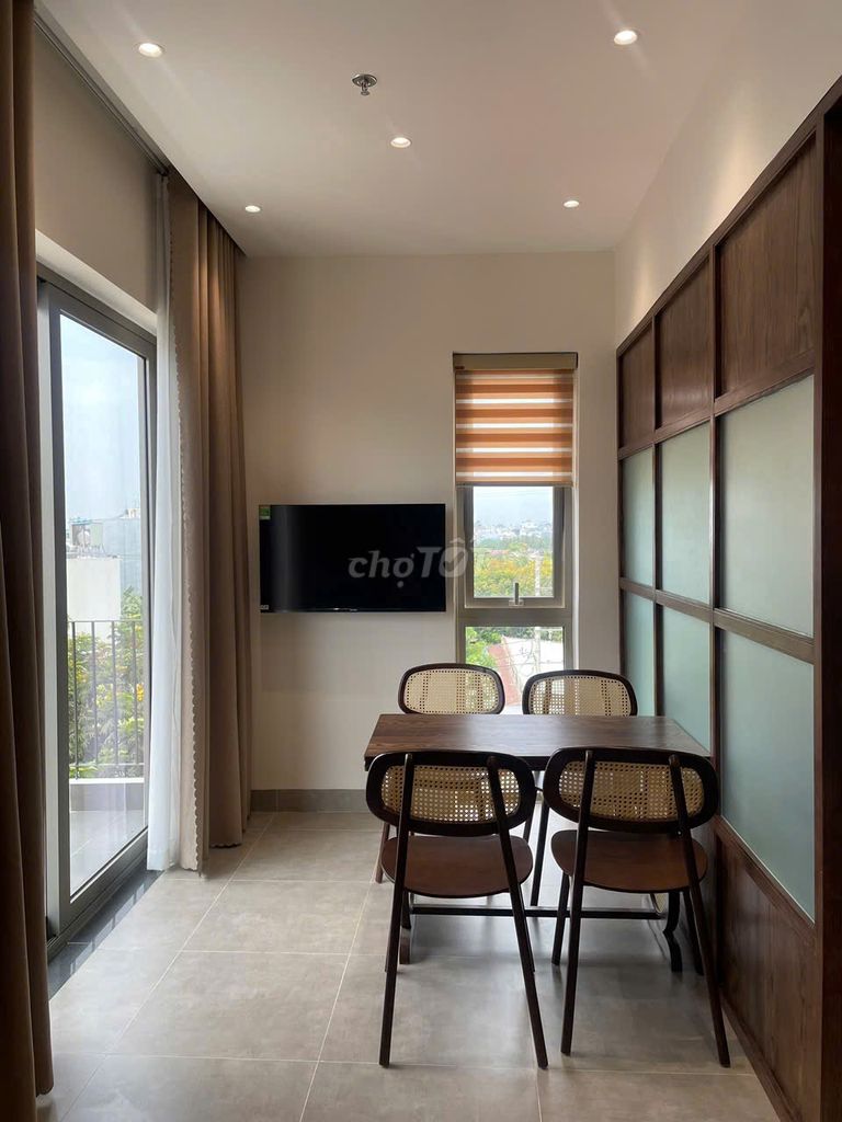 Spacious 2-bedroom apartment with washer and dryer by the river — photo 2