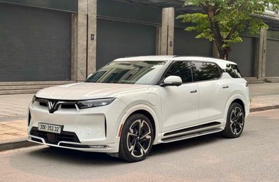 Xe điện VinFast VF9 Plus 2025 Trắng
