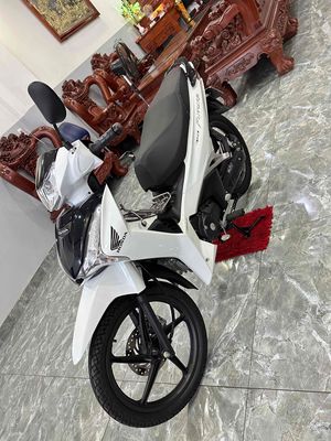Honda Future 2025 Trắng 2200 km. Mua bán Xe máy tại Quận Bình Tân Tp Hồ Chí Minh được đăng bởi Cửa hàng xe Đức Mạnh