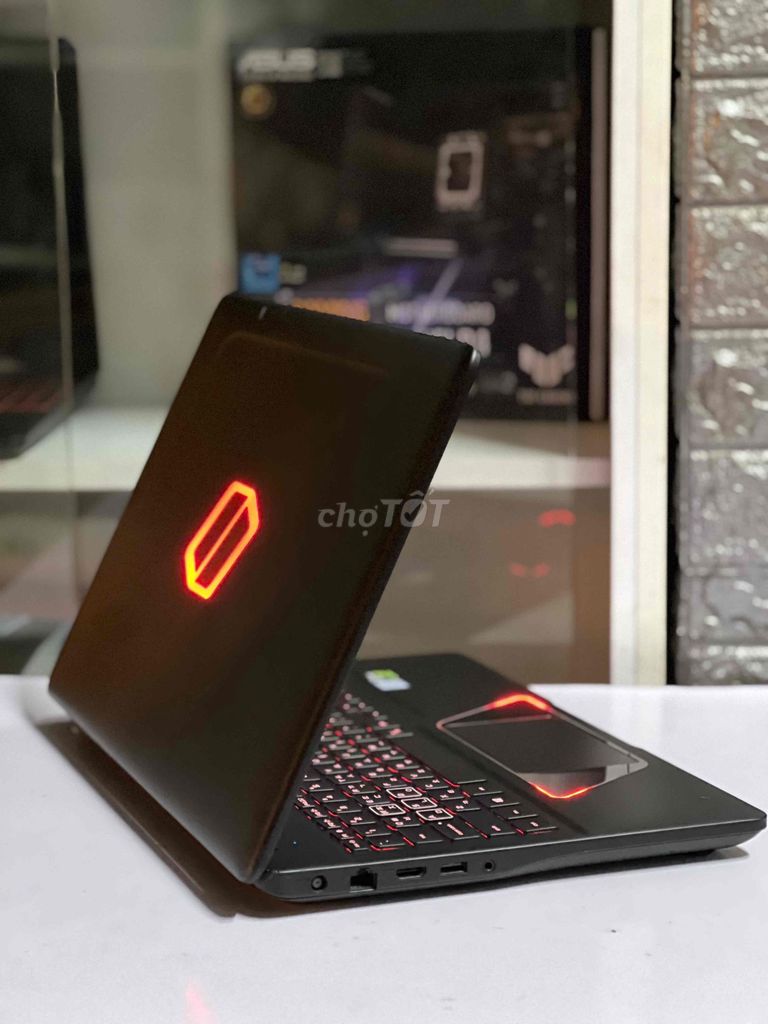 Samsung i7-7700HQ 16GB/256GB 15.6 inch. Mua bán Laptop tại Thành phố Thủ Dầu Một Bình Dương được đăng bởi SAM COMPUTER hình 1