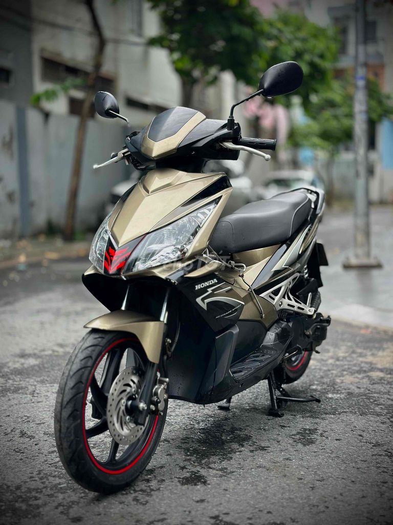 Honda Air Blade 2010 золотисто-бронзовый