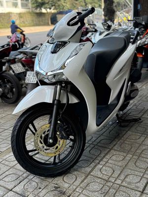 Honda SH Nam 125cc 2021 Trắng đen Sporty. Mua bán Xe máy tại Thành phố Buôn Ma Thuột Đắk Lắk được đăng bởi Ngô quốc Việt 