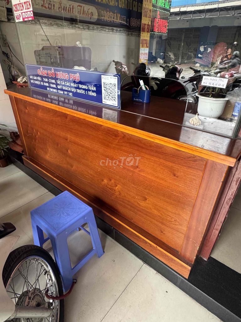 Quầy làm việc Gỗ Nâu 1m9x87cmx82cm. Mua bán Bàn ghế tại Huyện Hóc Môn Tp Hồ Chí Minh được đăng bởi XE MÁY HƯNG THỊNH PHÁT hình 1
