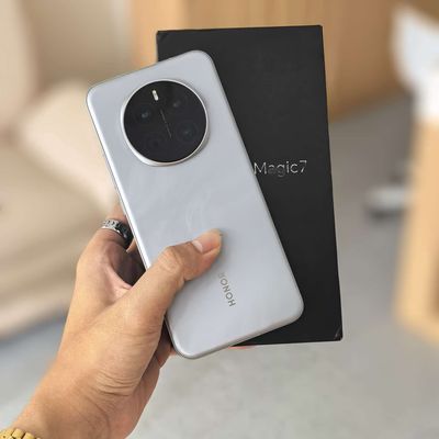 Honor Magic 7 Xám 12/256GB Fullbox. Mua bán Điện thoại tại Quận Ninh Kiều Cần Thơ được đăng bởi MeoBile Cần Thơ 