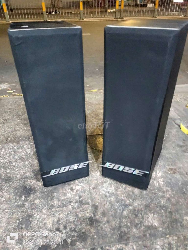 Cặp loa Bose 2bass16 2treble như hình