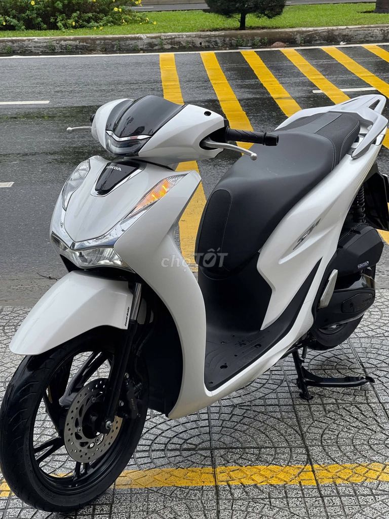 Honda SH 2021 Белый, номер 43, отличное состояние, родной тихий мотор
