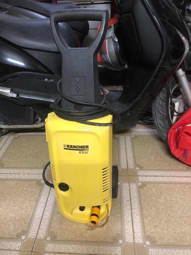 máy rửa xe cao áp Karcher cửa Đức