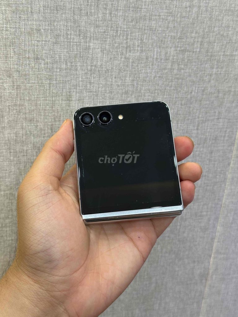 Samsung Z Flip 5 8/256GB VN blue zin đẹp 98%. Mua bán Điện thoại tại Quận Ninh Kiều Cần Thơ được đăng bởi Quý Mobile Cần thơ hình 1