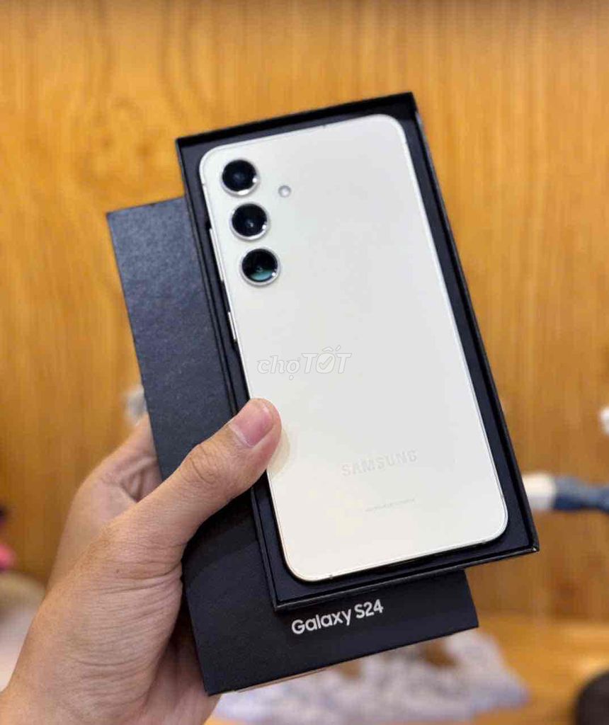 Samsung S24 256GB Trắng Like new 99%. Mua bán Điện thoại tại Quận 10 Tp Hồ Chí Minh được đăng bởi Trần Như Ngọc hình 1