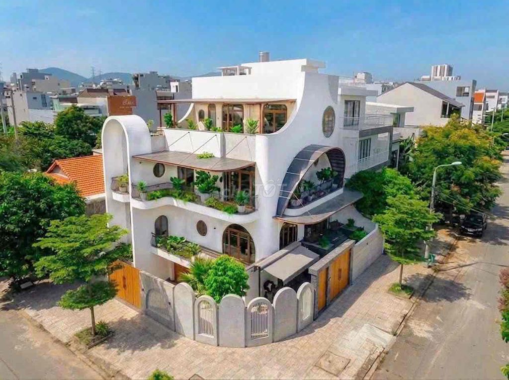 Rent · 5 bd · 200 м² · Quận Ngũ Hành Sơn, ул. Nam Việt Á