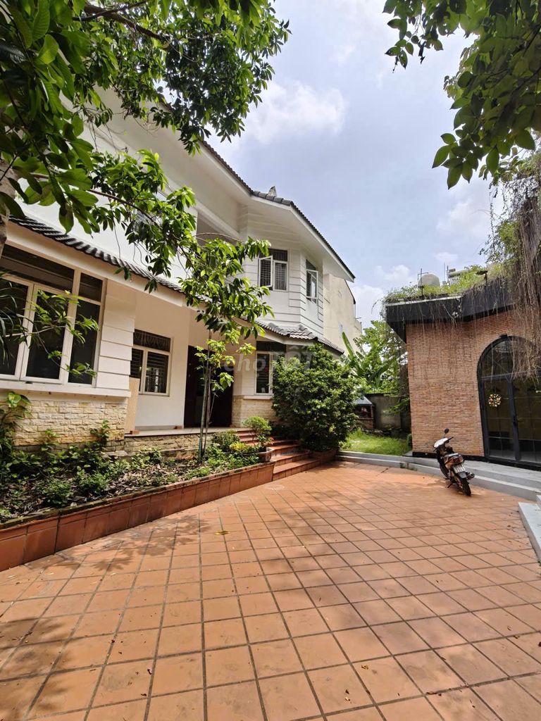 Rent · 6 bd · 540 м² · Thành phố Thủ Đức, ул. Đường Xuân Thuỷ