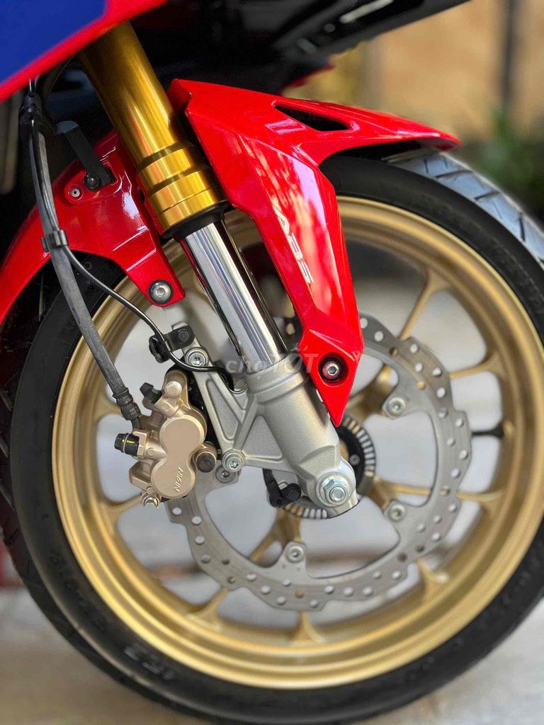 HONDA CBR 150R biển 29- bản HRC 2025  odo62km. Mua bán Xe máy tại Quận Cầu Giấy Hà Nội được đăng bởi Tong motor xe may hình 9