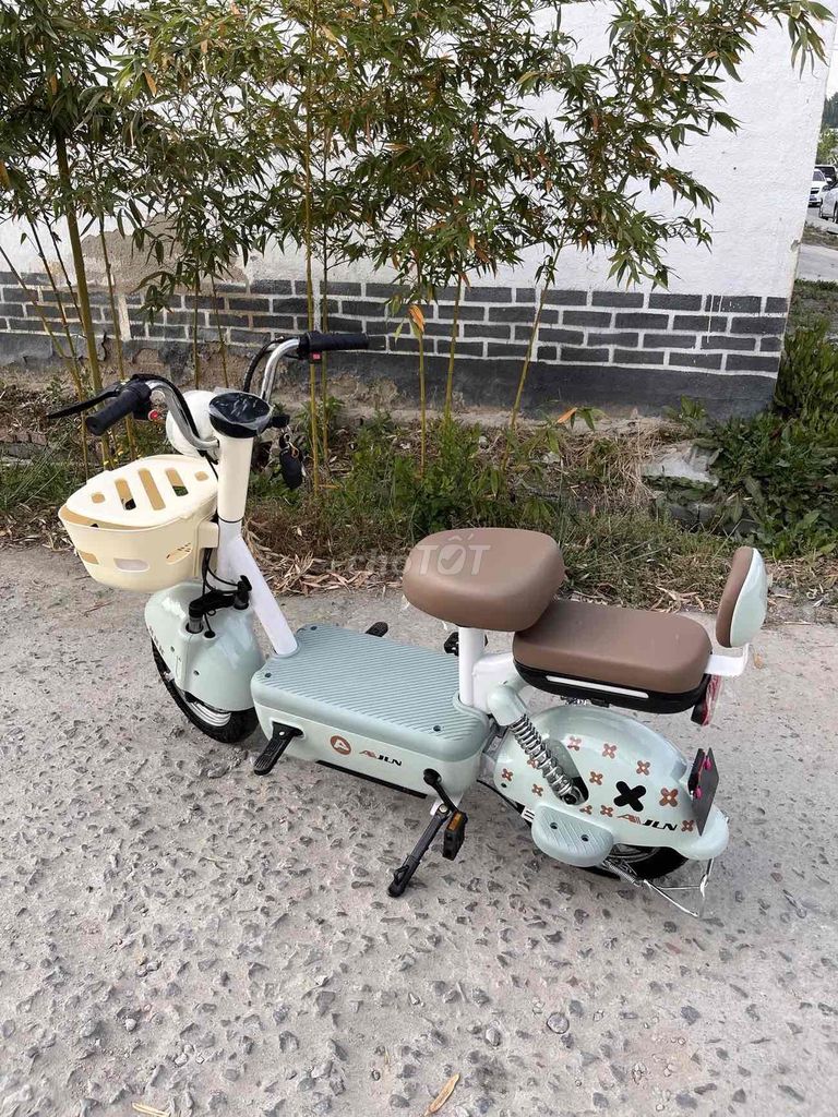 Mẫu xe như hình mới 100% pin 20ah đi 40km. Mua bán Xe điện tại Quận Kiến An Hải Phòng được đăng bởi mrr hau hình 1