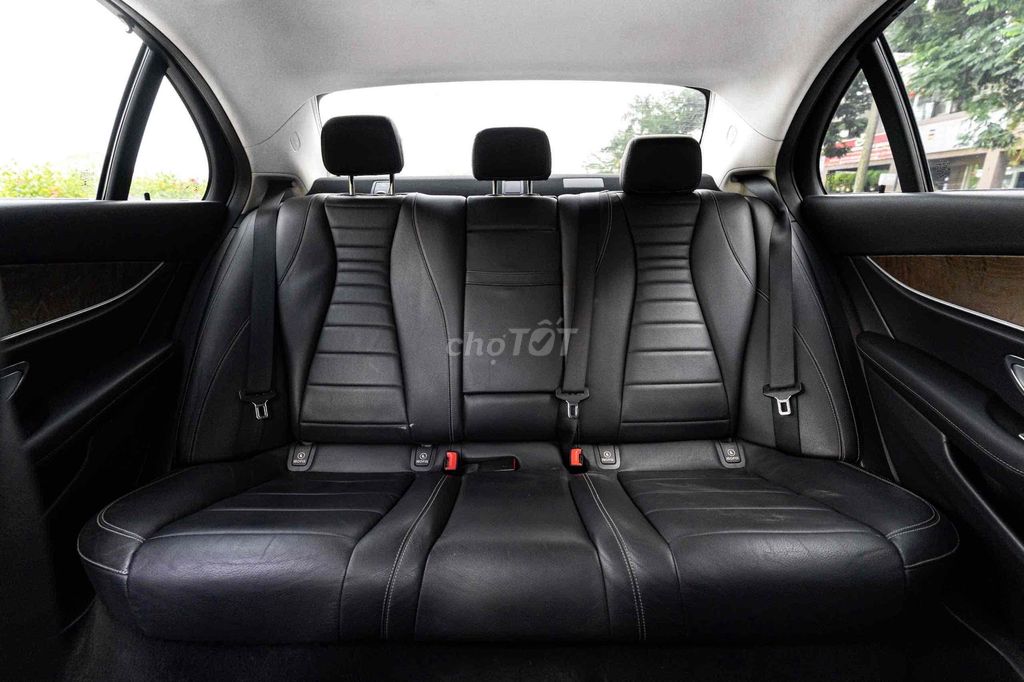 E200 - 2017 đẳng cấp doanh nhất giá rẻ siêu đẹp. Mua bán Ô tô tại Quận 7 Tp Hồ Chí Minh được đăng bởi Dương Phương hình 13