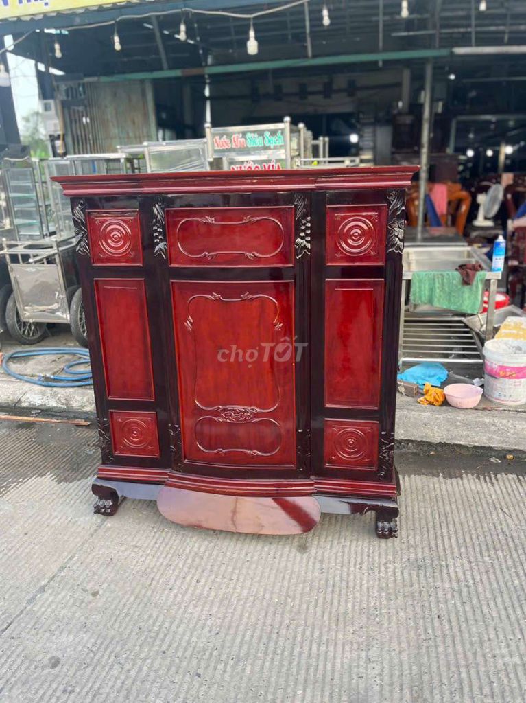Tủ thờ gỗ đỏ nâu 1.4m. Mua bán Tủ, kệ gia đình tại Quận Cái Răng Cần Thơ được đăng bởi Nguyễn Minh Trí  hình 1