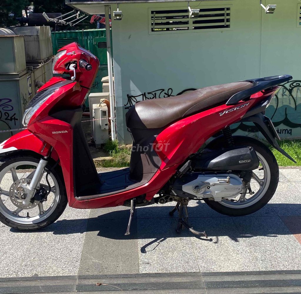 Honda Vision 2015 màu Đỏ. Mua bán Xe máy tại Thành phố Đà Lạt Lâm Đồng được đăng bởi Đạt hình 4