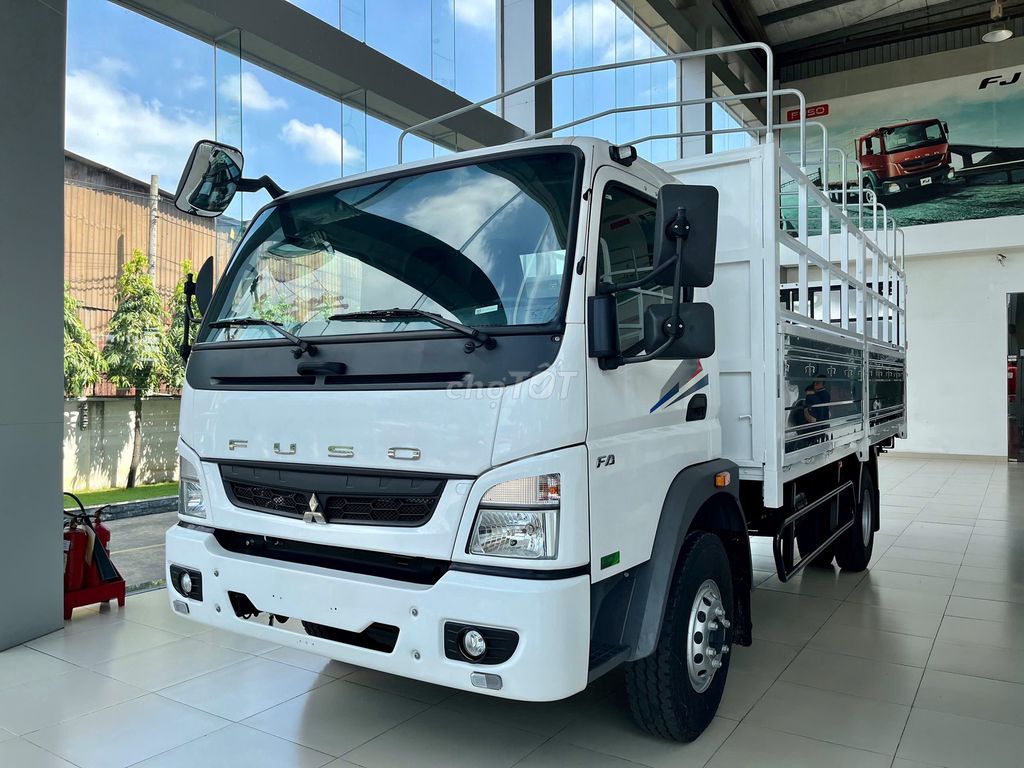 Xe Fuso mui bạt 5T8 thùng 5m3 đời 2020 mới 100%