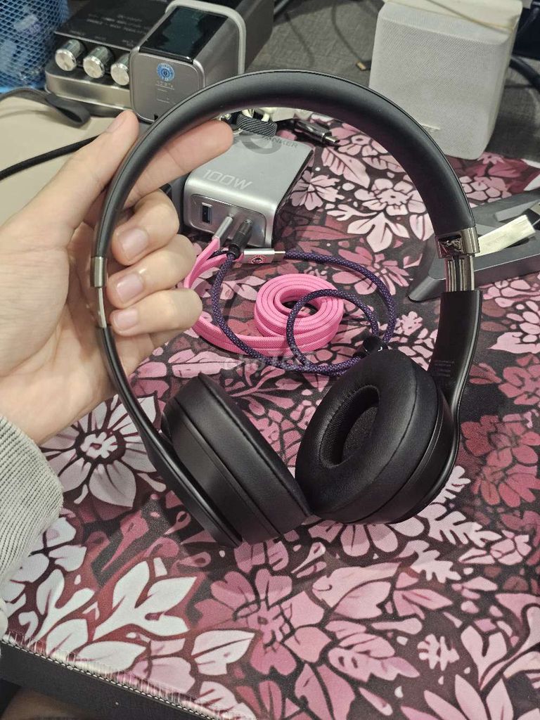 Tai nghe Beats Solo 4 Đen. Mua bán Tivi, Âm thanh tại Quận Ba Đình Hà Nội được đăng bởi Phạm Long Vũ hình 1